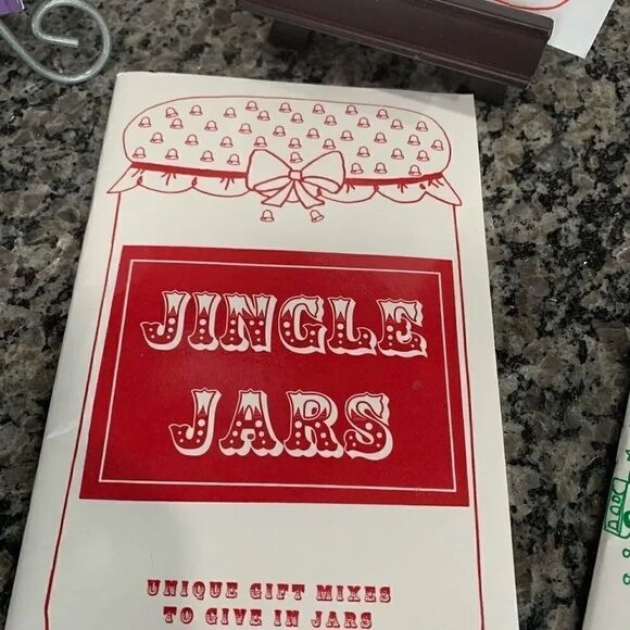 LOT of 5 Gifts In A Jar Cookbooks #CB1 - Picture 4 of 5